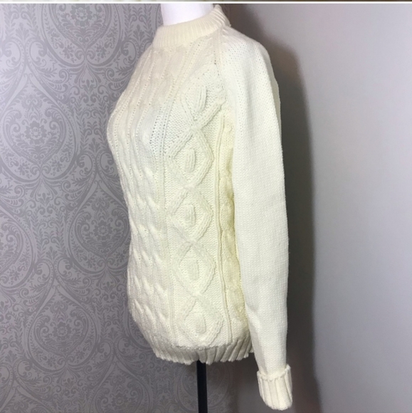 Vintage Hudson’s Bay Company cable knit sweater. - Picture 4 of 4